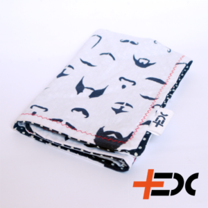 Plus EDC Barb Hank Helps you to groom your knife, phone, glasses! Great and must have accessory for modern EDC photos. For grooming and photos 100% Cotton ~ 28×28 cm Barb patterns on front, black with white dots back Handmade