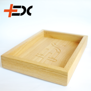 PlusEDC Tray - Oak Helps you to keep you EDC organized and find them quickly in the mosrning rush! 28x17cm inside diameter Oak wood milled PlusEDC logo